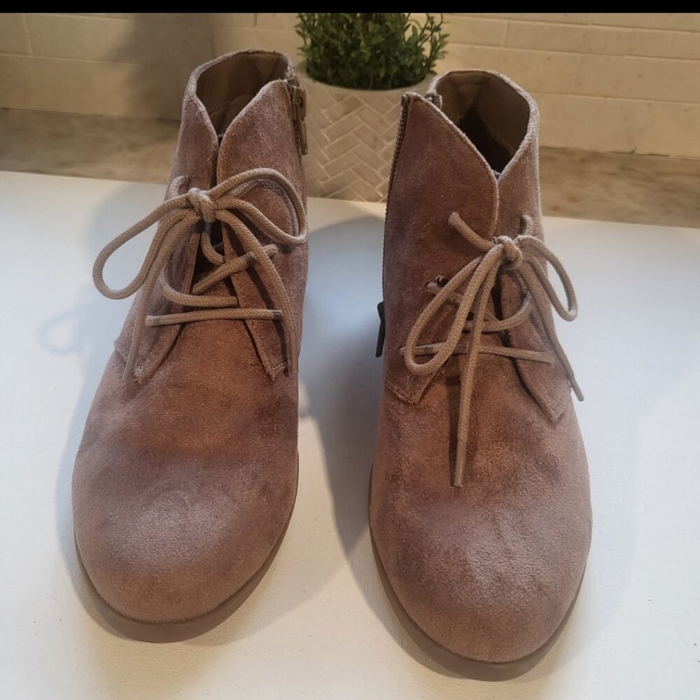 Relativity booties size 8 Pre-owned - Picture 2 of 7